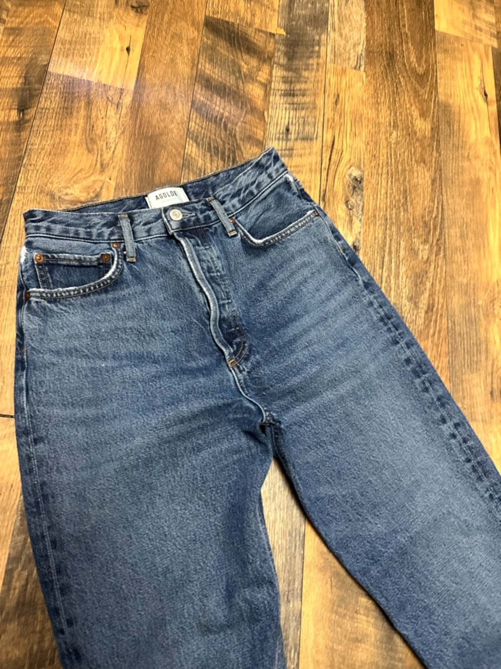 Agolde Organic Cotton Straight Leg High-Rise Jeans in Medium Blue Wash - Picture 3 of 10
